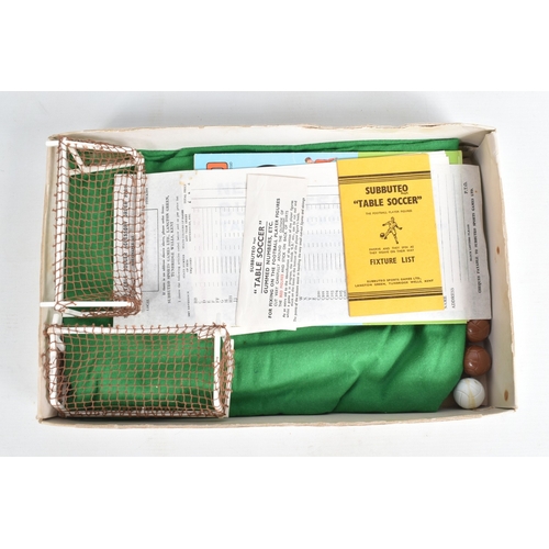 29 - A BOXED SUBBUTEO CONTINENTAL DISPLAY EDITION SET, with both teams, damaged goals, pitch and balls, a... 
