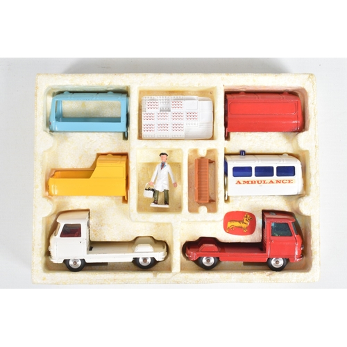 51 - A BOXED CORGI TOYS COMMER CONSTRUCTOR SET, Gift Set No.24, appears complete with both chassis cabs, ... 
