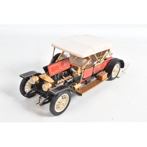 200 - BOXED AND LOOSE DIECAST MODEL VEHICLES, models by Maisto, Vanguards, EFE, Lledo, Corgi, Classic Car,... 
