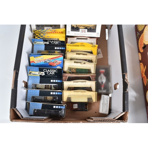 200 - BOXED AND LOOSE DIECAST MODEL VEHICLES, models by Maisto, Vanguards, EFE, Lledo, Corgi, Classic Car,... 