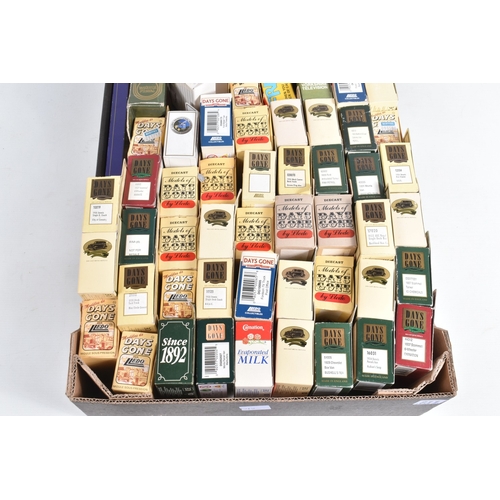 211 - A QUANTITY OF BOXED DAY'S GONE LLEDO AND OTHER DICAST MODELS, to include haulage vehicles, public tr... 