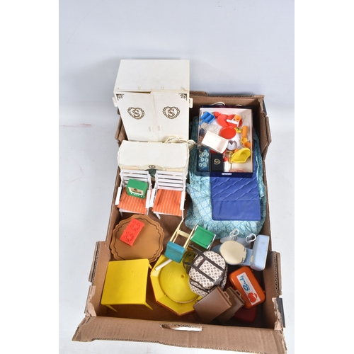 240 - A QUANTITY OF ASSORTED SINDY FURNITURE, CLOTHING AND ACCESSORIES, large quantity of unlabelled conte... 