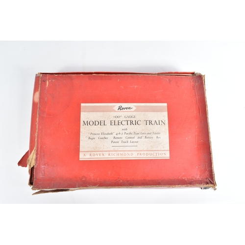 259 - A BOXED ROVEX RICHMOND PRODUCTION OO MODEL ELECTRIC TRAIN SET, with incorrect Tri-ang class 23 TC Pa... 