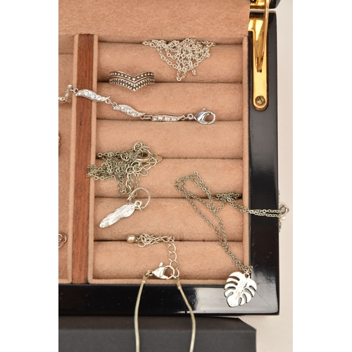 590 - AN ASSORTMENT OF WHITE METAL JEWELLERY, to include a 'Pandora' bracelet, three white metal bracelets... 