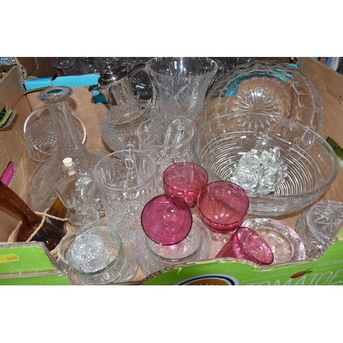 866 - FOUR BOXES AND LOOSE HOUSEHOLD CERAMICS AND GLASS WARE to include two boxed sets of Peter Rabbit chi... 