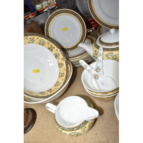 874 - A SET OF WEDGWOOD 'INDIA' DINNER WARE, approximately forty-five pieces including six dinner plates, ... 