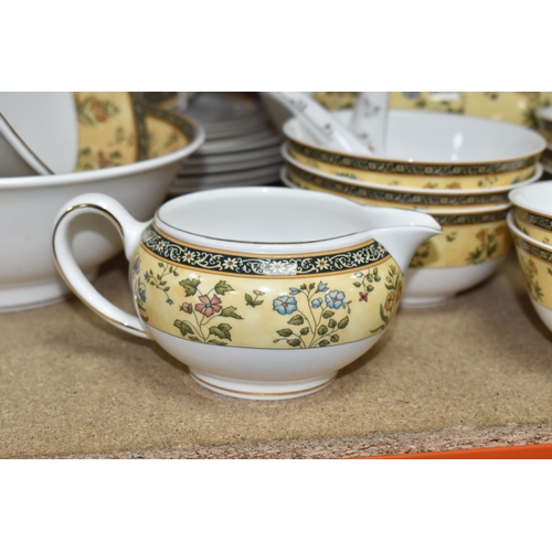 874 - A SET OF WEDGWOOD 'INDIA' DINNER WARE, approximately forty-five pieces including six dinner plates, ... 