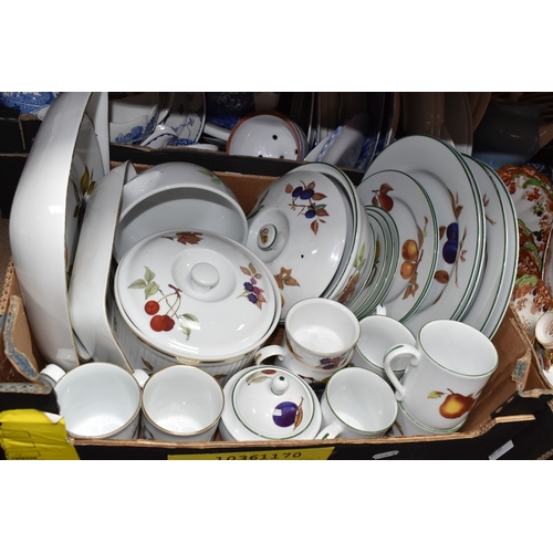 883 - SIX BOXES OF CERAMICS to include a box of Royal Worcester 'Evesham' and 'Evesham Vale' tea and dinne... 