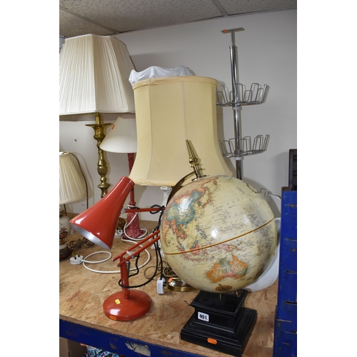 951 - A LARGE GROUP OF LAMPS AND CLOCKS, to include a tall brass lamp with shade approximately 100cm tall,... 