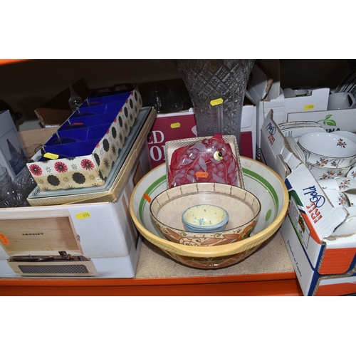 976 - SIX BOXES AND LOOSE CERAMICS AND GLASS to include a box of part tea sets comprising manufacturers Sh... 