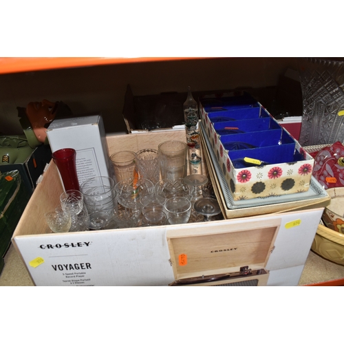 976 - SIX BOXES AND LOOSE CERAMICS AND GLASS to include a box of part tea sets comprising manufacturers Sh... 