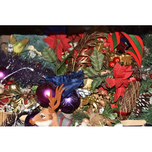 914 - SEVEN BOXES AND LOOSE VINTAGE CHRISTMAS DECORATIONS, to include crepe Christmas crackers, sets of li... 