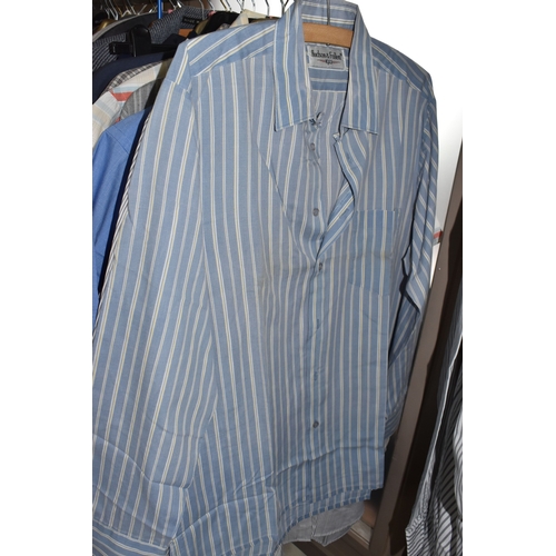 920 - TWO BOXES AND LOOSE MEN'S CLOTHING, ACCESSORIES AND LUGGAGE, to include jackets, shirts, knitwear, j... 