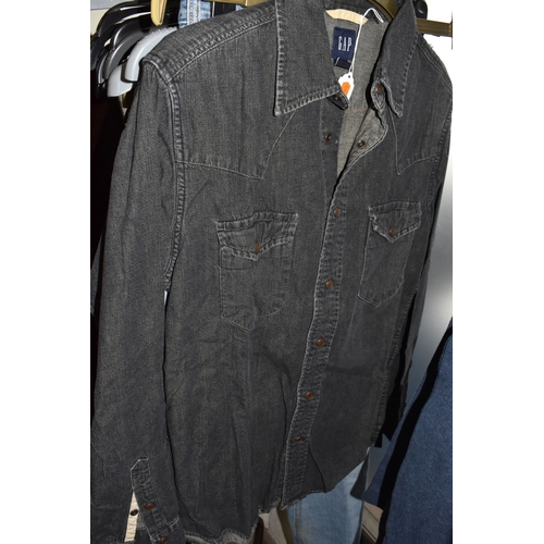920 - TWO BOXES AND LOOSE MEN'S CLOTHING, ACCESSORIES AND LUGGAGE, to include jackets, shirts, knitwear, j... 