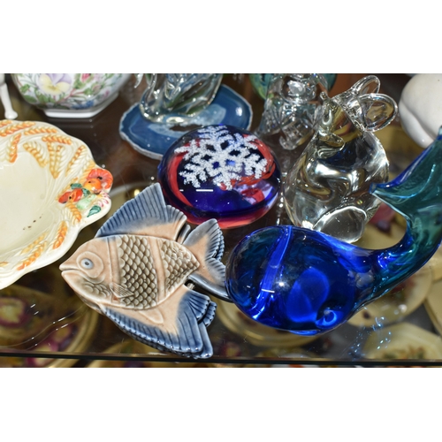 809 - A GROUP OF CERAMICS AND GLASS WARE, to include a Sklo Union 'Maze' vase by Frantisek Visner, height ... 