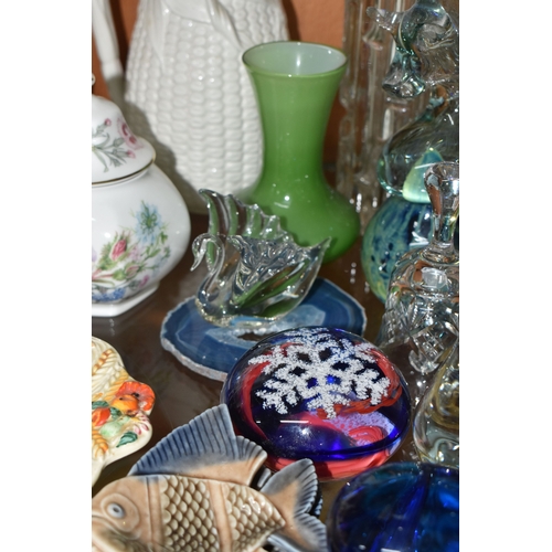 809 - A GROUP OF CERAMICS AND GLASS WARE, to include a Sklo Union 'Maze' vase by Frantisek Visner, height ... 