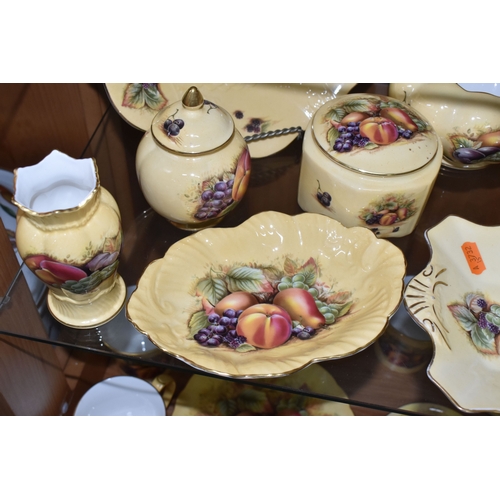 818 - THIRTY TWO PIECES OF AYNSLEY 'ORCHARD GOLD' TEA AND GIFT WARES, comprising a sandwich plate (second ... 