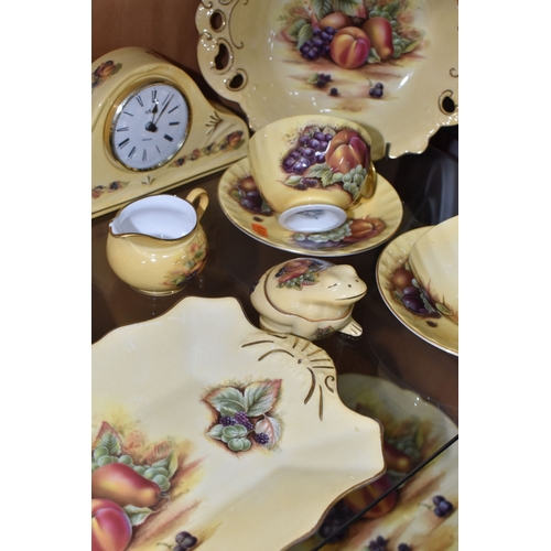 818 - THIRTY TWO PIECES OF AYNSLEY 'ORCHARD GOLD' TEA AND GIFT WARES, comprising a sandwich plate (second ... 