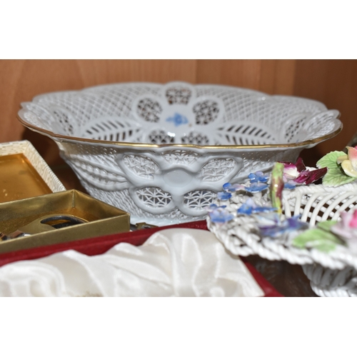 822 - A GROUP OF CERAMICS, to include boxed Royal Crown Derby cheese knives and bottle opener, four Grapha... 