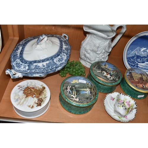 822 - A GROUP OF CERAMICS, to include boxed Royal Crown Derby cheese knives and bottle opener, four Grapha... 