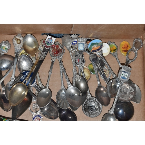 830 - THREE BOXES OF COLLECTORS TEASPOONS with a deconstructed display stand, comprising approximately two... 