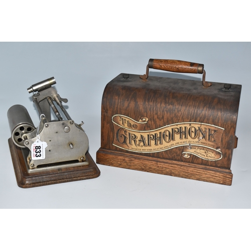 833 - A COLUMBIA 'GRAPHOPHONE' TYPE Q PORTABLE PHONOGRAPH, in oak veneered case bearing Columbia Graphopho... 