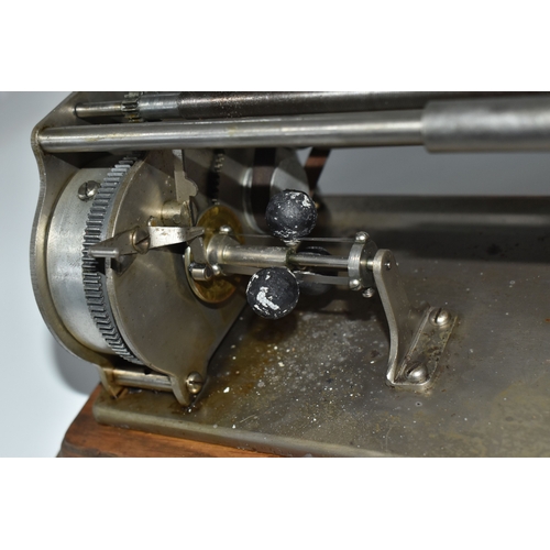 833 - A COLUMBIA 'GRAPHOPHONE' TYPE Q PORTABLE PHONOGRAPH, in oak veneered case bearing Columbia Graphopho... 
