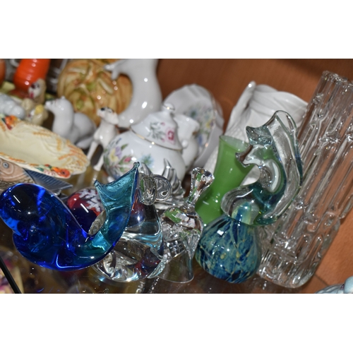 809 - A GROUP OF CERAMICS AND GLASS WARE, to include a Sklo Union 'Maze' vase by Frantisek Visner, height ... 