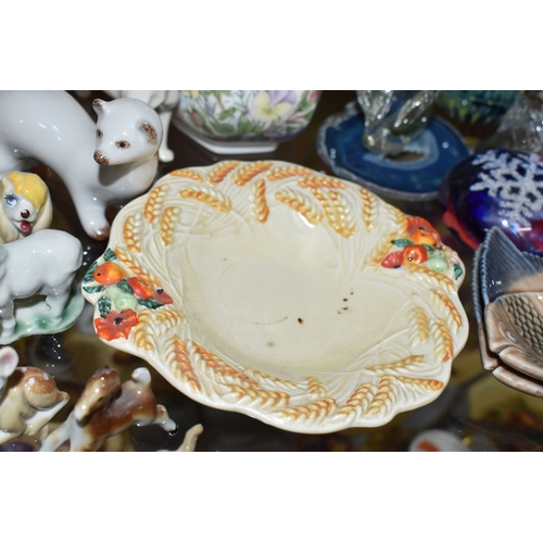809 - A GROUP OF CERAMICS AND GLASS WARE, to include a Sklo Union 'Maze' vase by Frantisek Visner, height ... 