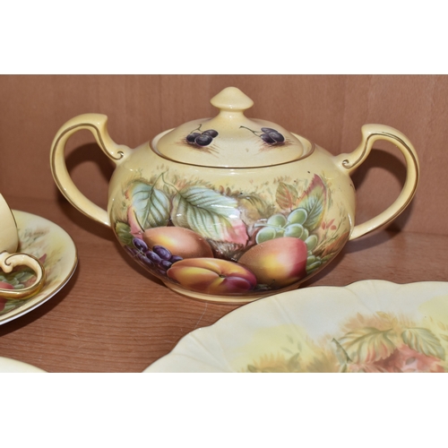 818 - THIRTY TWO PIECES OF AYNSLEY 'ORCHARD GOLD' TEA AND GIFT WARES, comprising a sandwich plate (second ... 