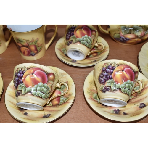 818 - THIRTY TWO PIECES OF AYNSLEY 'ORCHARD GOLD' TEA AND GIFT WARES, comprising a sandwich plate (second ... 