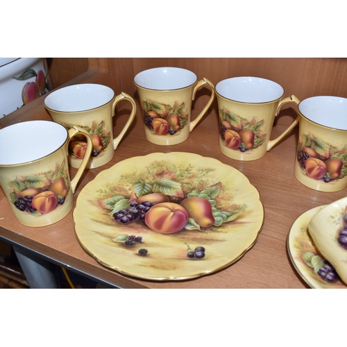 818 - THIRTY TWO PIECES OF AYNSLEY 'ORCHARD GOLD' TEA AND GIFT WARES, comprising a sandwich plate (second ... 