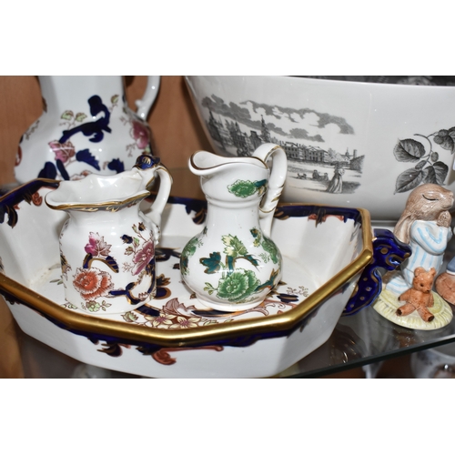 825 - A GROUP OF CERAMICS, comprising a Wedgwood 'The Philadelphia Bowl', designed for The Bailey Banks & ... 
