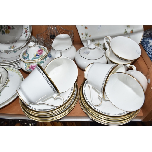 829 - A GROUP OF ROYAL DOULTON TEA WARES, comprising a Naples H5309 tea set: teapot (slight fault? on spou... 