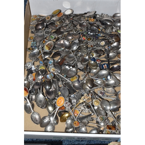 830 - THREE BOXES OF COLLECTORS TEASPOONS with a deconstructed display stand, comprising approximately two... 