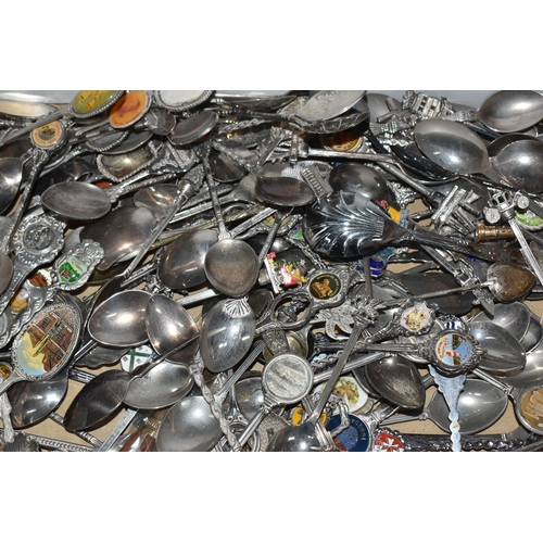 830 - THREE BOXES OF COLLECTORS TEASPOONS with a deconstructed display stand, comprising approximately two... 