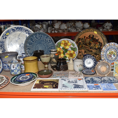 855 - A LARGE GROUP OF MODERN DECORATIVE CERAMICS approximately thirty-nine pieces in total, including two... 