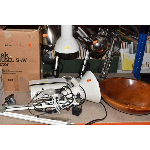857 - FIVE BOXES AND LOOSE OF HOUSEHOLD CERAMIC AND MISCELLANEOUS ITEMS to include one box of ceramics con... 