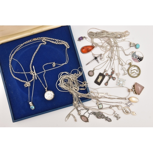 478 - AN ASSORTMENT OF SILVER AND WHITE METAL NECKLACES, to include a silver T bar necklace, a silver lock... 