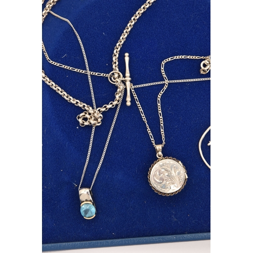 478 - AN ASSORTMENT OF SILVER AND WHITE METAL NECKLACES, to include a silver T bar necklace, a silver lock... 