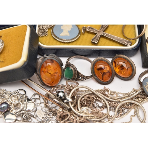 482 - AN ASSORTMENT OF SILVER AND WHITE METAL JEWELLERY, to include a silver 'Ola M Gorie' brooch, approxi... 