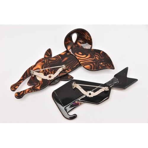 486 - TWO 'LEA STEIN' BROOCHES, the first designed as a black cat, the second a stretching fox, both signe... 