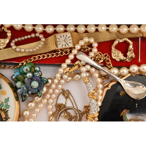 490 - A BAG OF ASSORTED COSTUME JEWELLERY AND ITEMS, to include a bi-colour band ring, unclear marks, two ... 