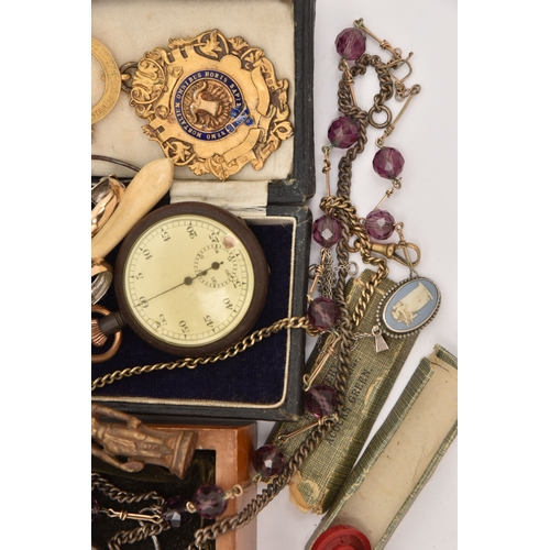 491 - A SMALL WOODEN BOX OF ASSORTED COSTUME JEWELLERY, to include a cased Masonic gilt and enamel medal w... 