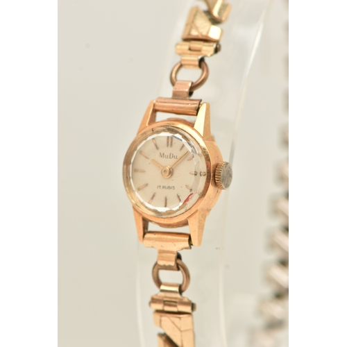 496 - A 9CT GOLD WATCH BRACELET AND LADIES WATCH, a brick link bracelet and folding clasp, hallmarked Birm... 