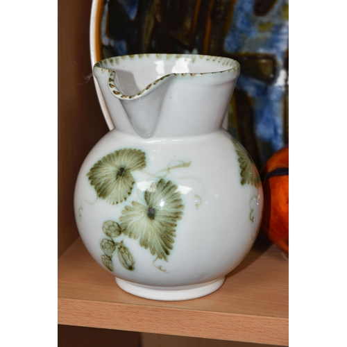 793 - A GROUP OF STUDIO POTTERY ITEMS, to include a Poole bowl, in a blue and green abstract pattern, (cra... 