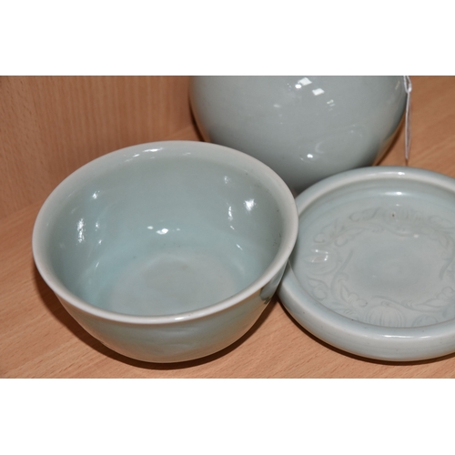 818 - THREE PIECES OF STUDIO POTTERY BY AGNETE HOY (1914-2000) FOR BULLERS, comprising a bulbous vase, hei... 
