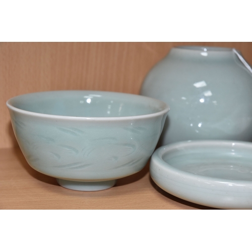 818 - THREE PIECES OF STUDIO POTTERY BY AGNETE HOY (1914-2000) FOR BULLERS, comprising a bulbous vase, hei... 