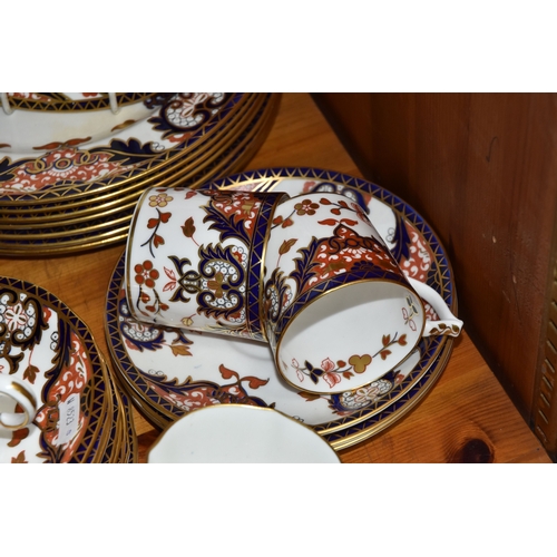 847 - A SMALL ROYAL CROWN DERBY DINNER SET PATTERN NUMBER 4464,  consisting of eight dinner plates (one la... 