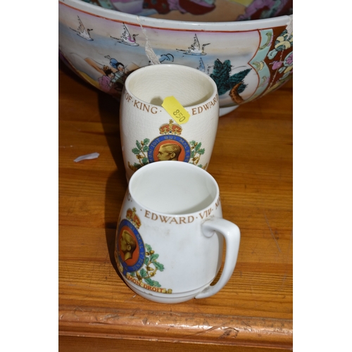 850 - A SMALL GROUP OF ASSORTED ANTIQUE AND VINTAGE CERAMIC PIECES to include a large Chinese export ware ... 